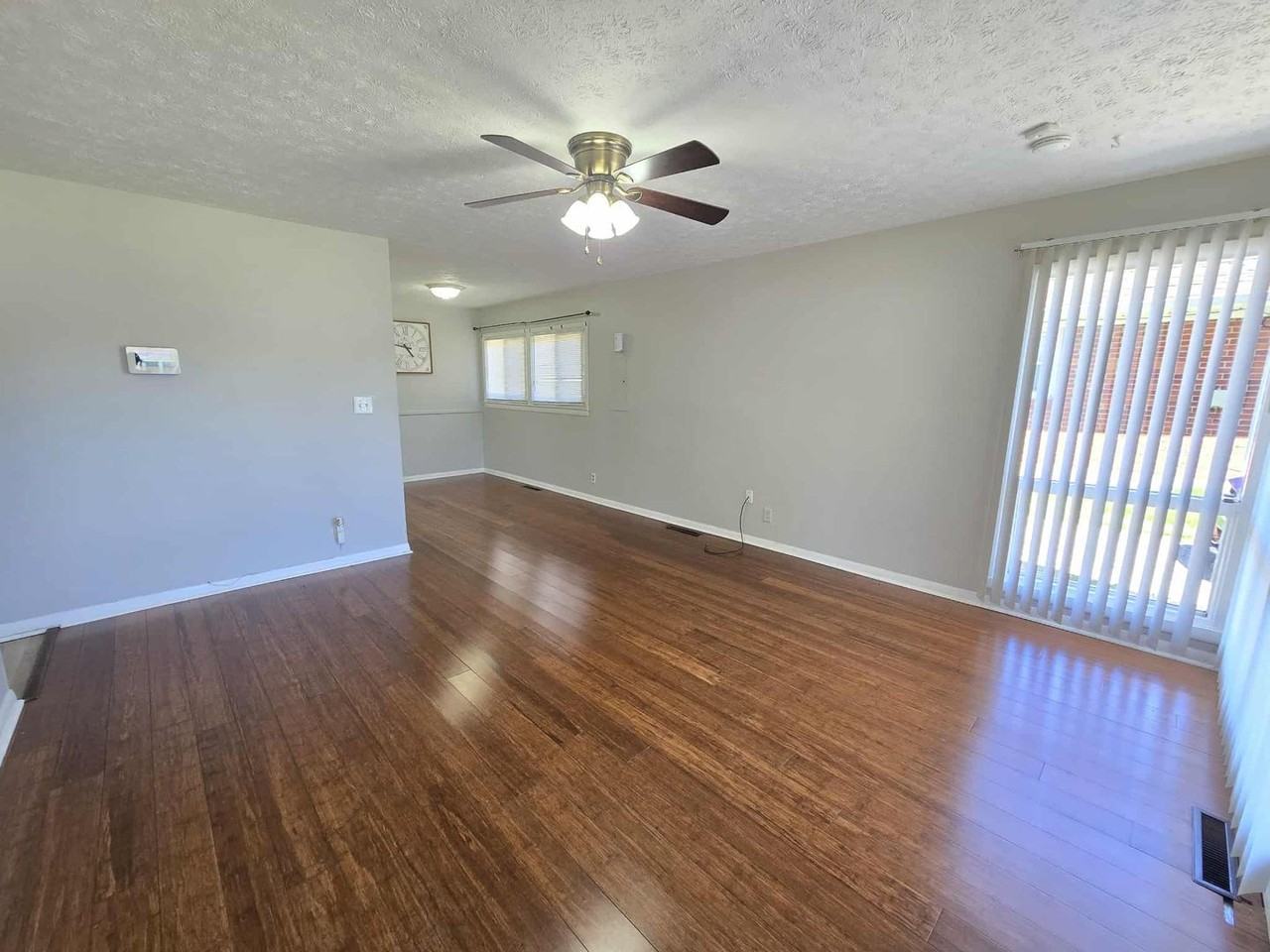 3318 Moulton Ln - Photo 2 of 15