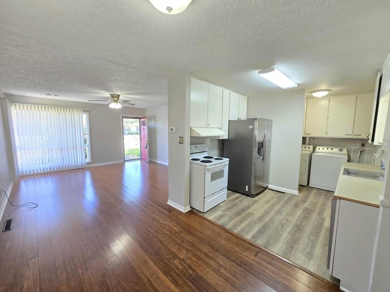 3318 Moulton Ln - Photo 3 of 15