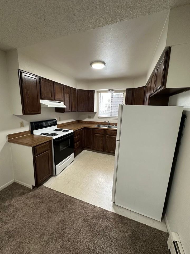 Regency Apartments 4809 - Photo 2 of 7