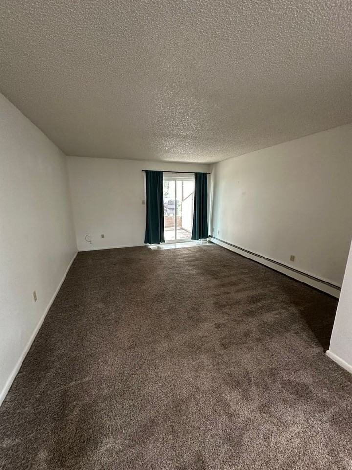 Regency Apartments 4809 - Photo 4 of 7