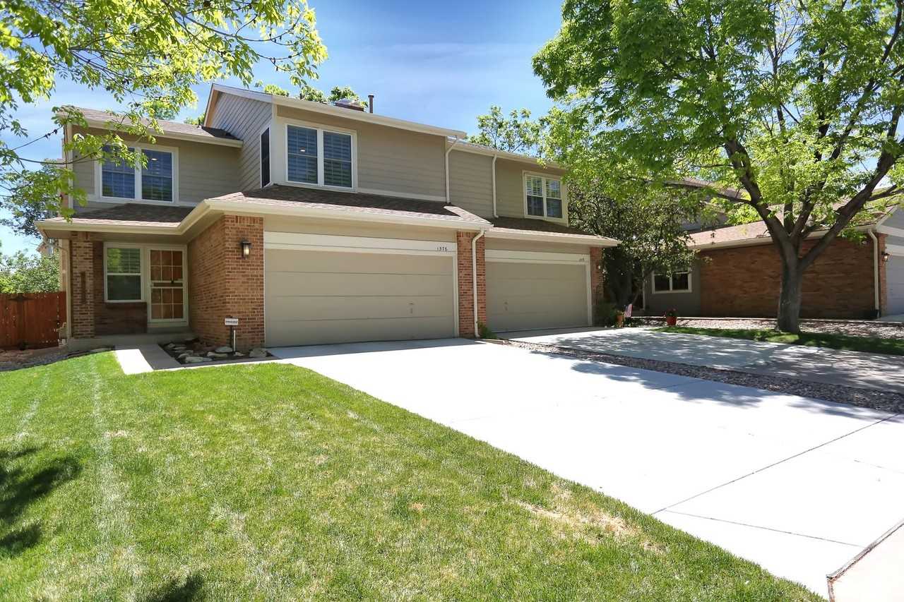 1576 S Syracuse St - Photo 2 of 35