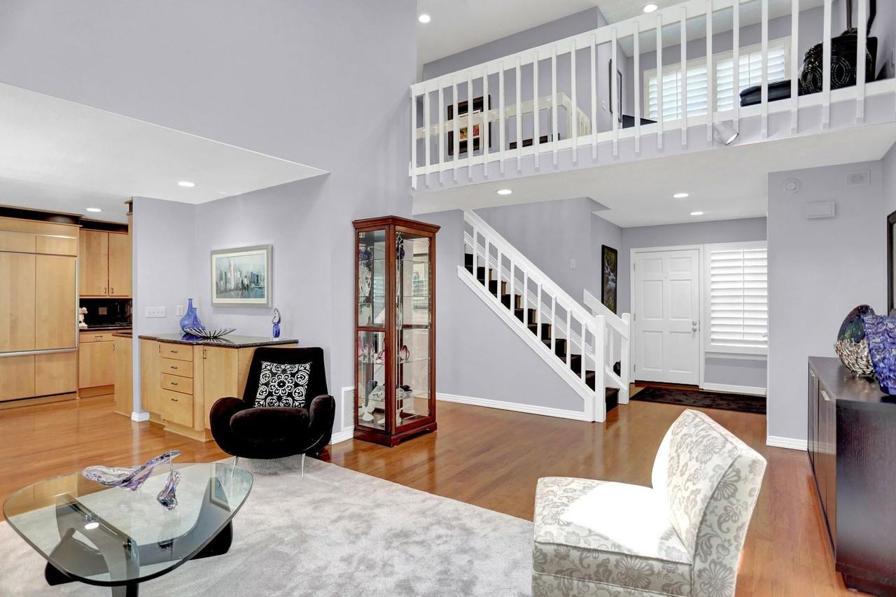 1576 S Syracuse St - Photo 7 of 35