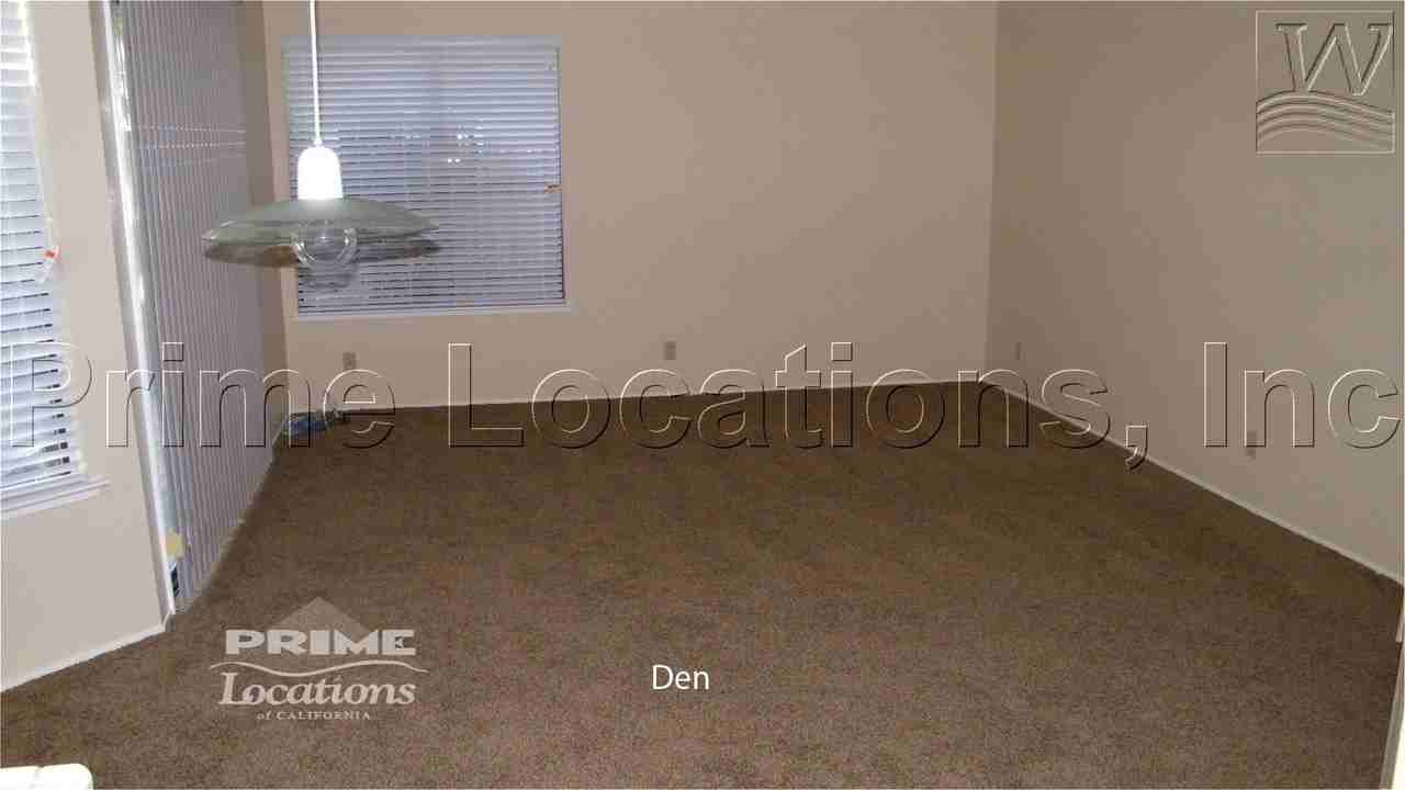 401 Kingston Ct - Photo 3 of 6