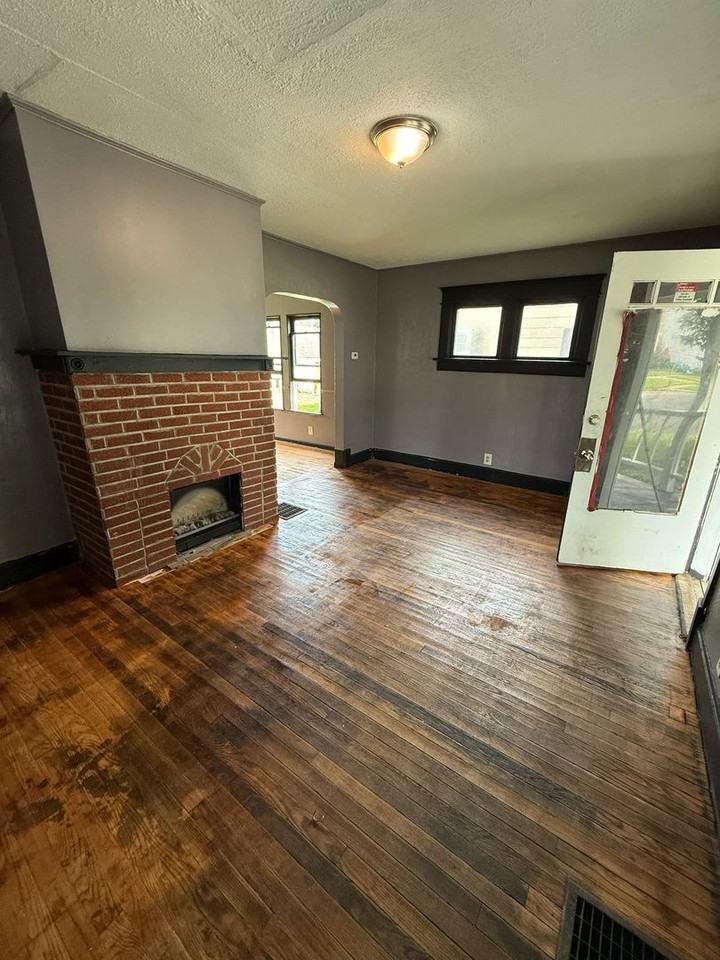 102 Madison Ave - Photo 2 of 7