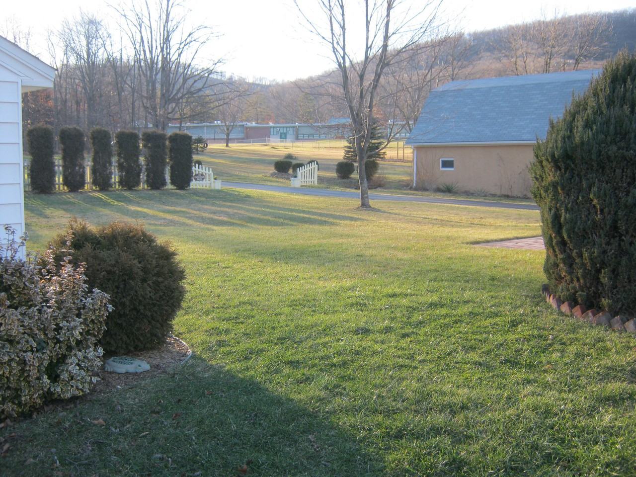 20 Parkside Blvd - Photo 2 of 13