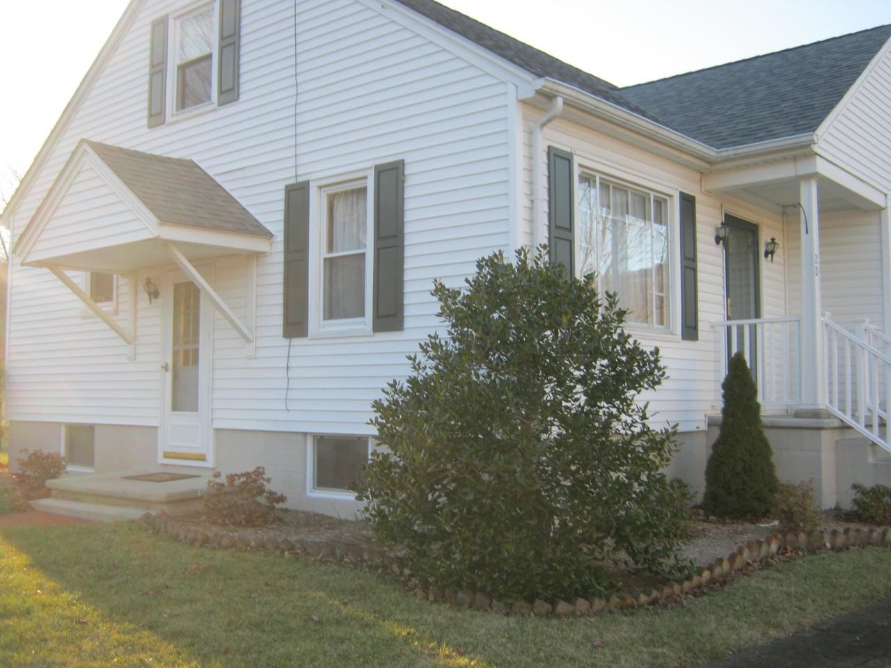 20 Parkside Blvd - Photo 3 of 13