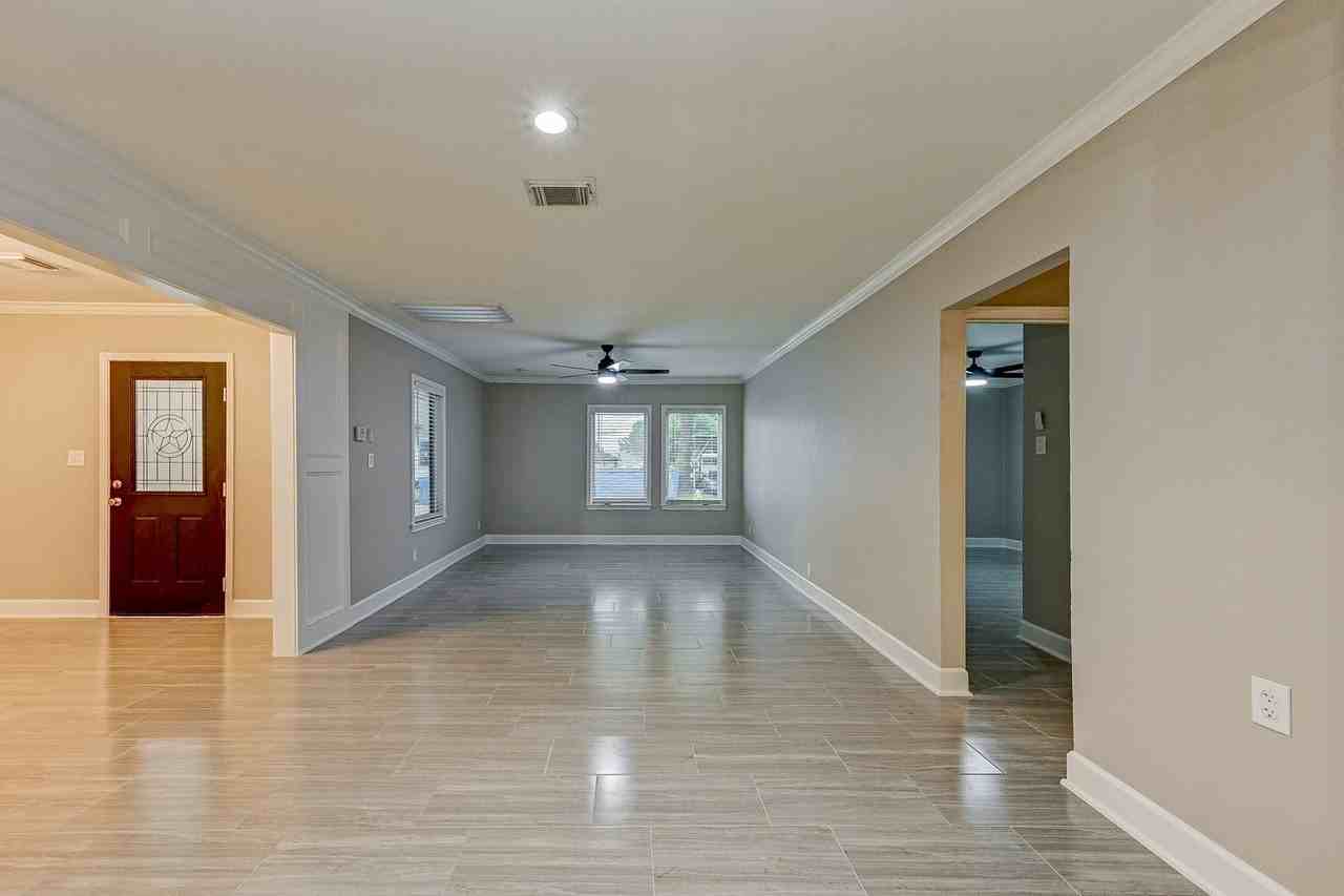 6618 Winton St - Photo 4 of 23