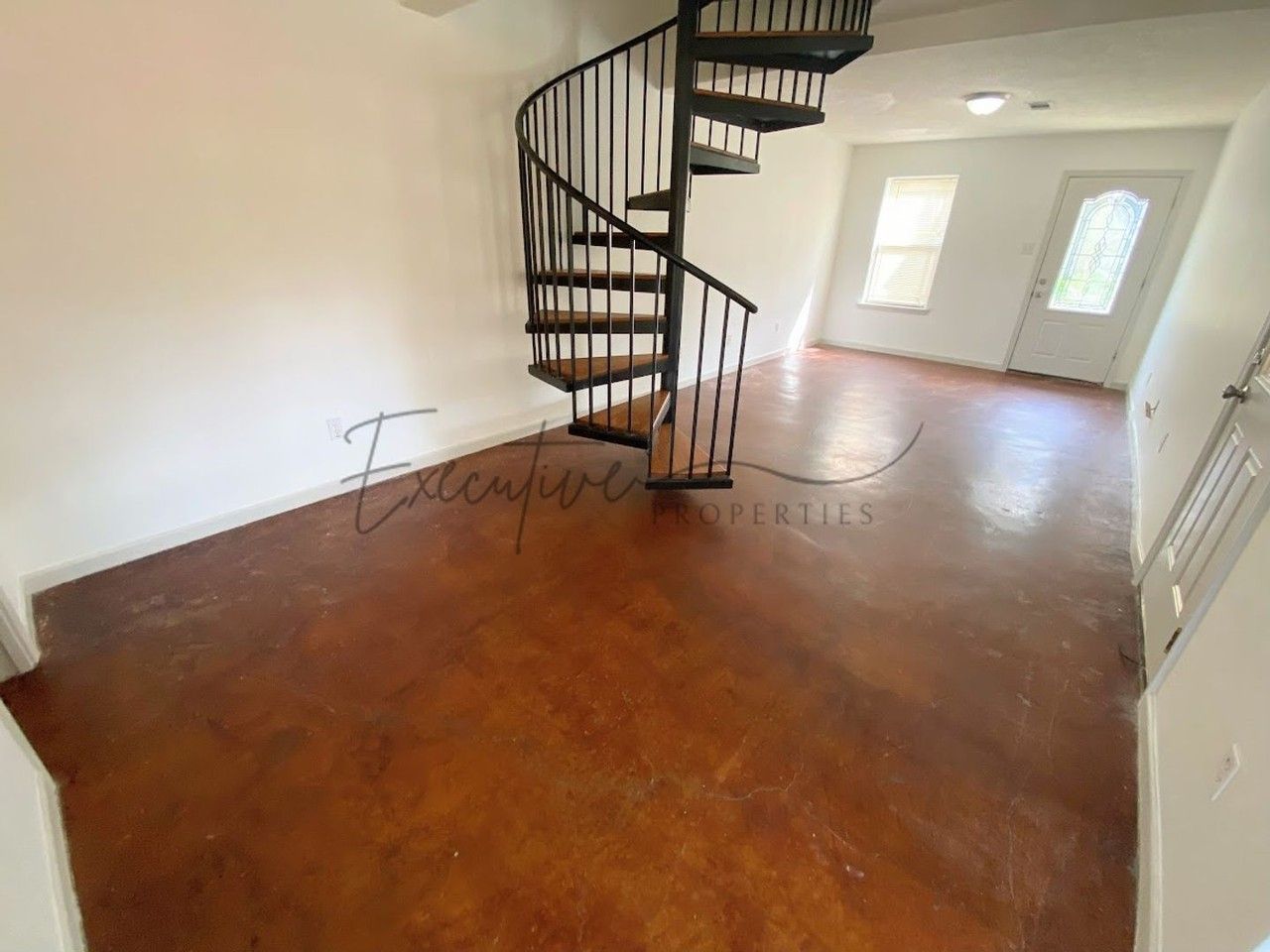 349 E Sale Rd - Photo 3 of 18