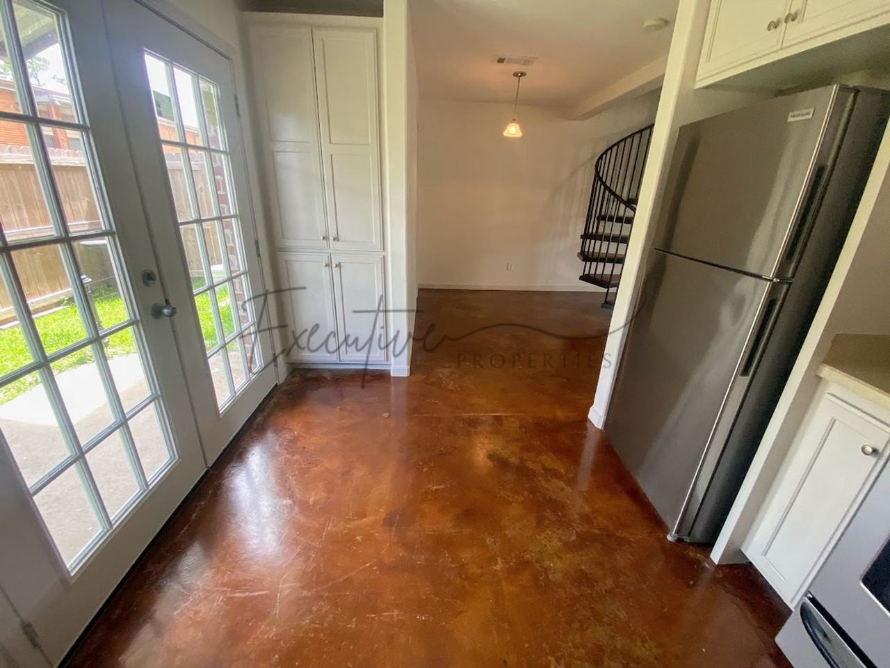 349 E Sale Rd - Photo 5 of 18