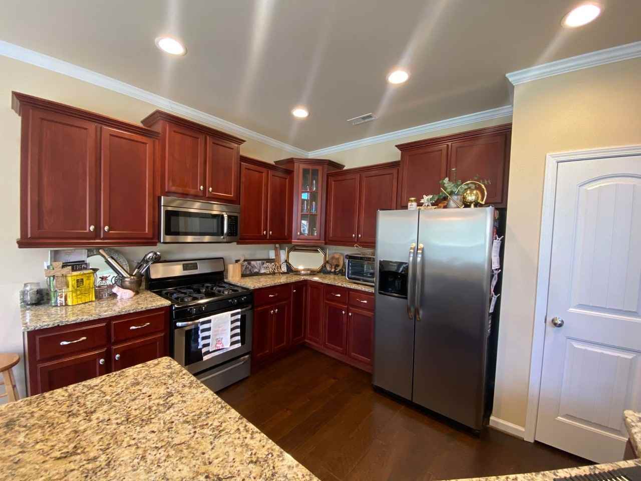 147 Nicholas Cv - Photo 3 of 14