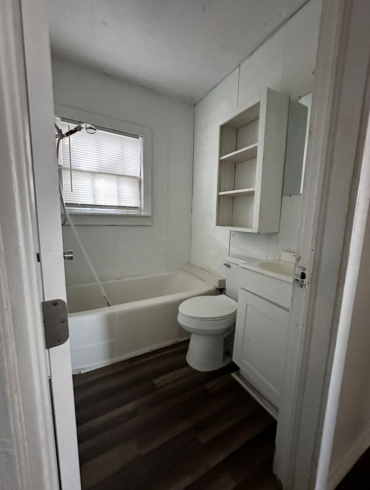 204 N Main St - Photo 2 of 15