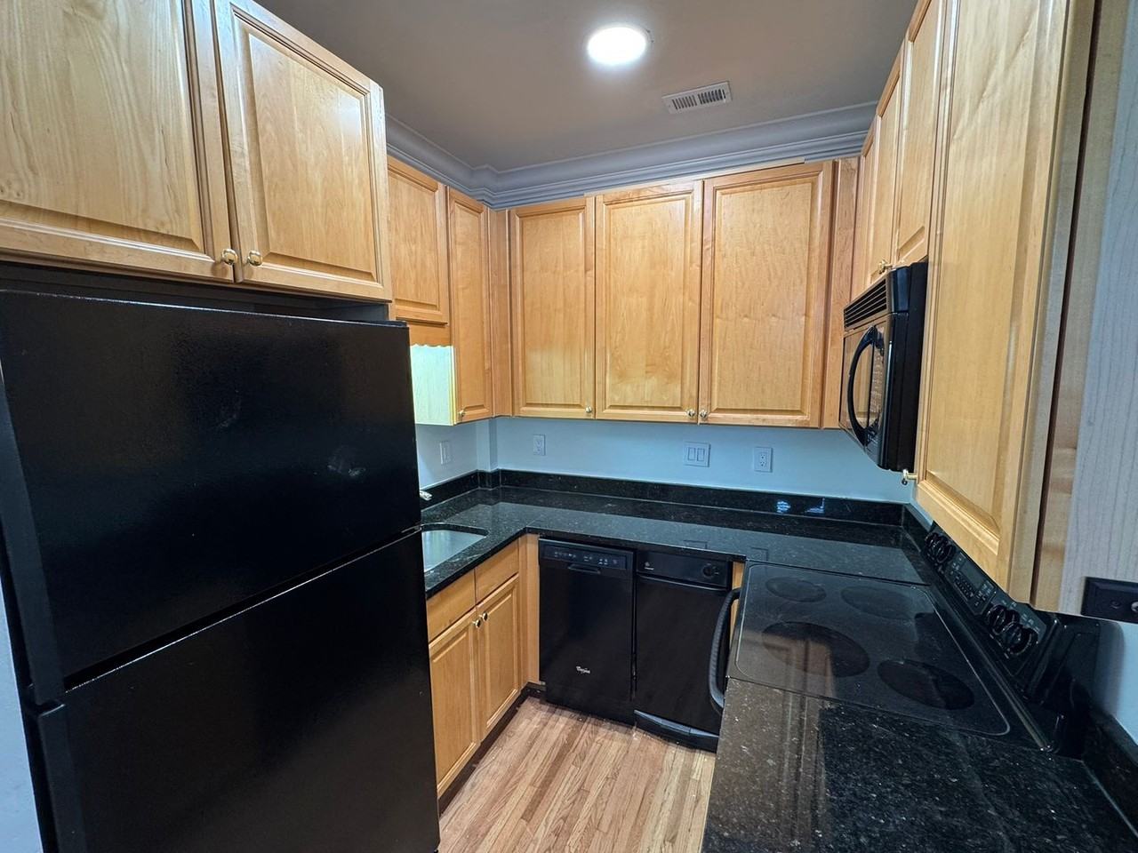 515 N Church St - Photo 2 of 5