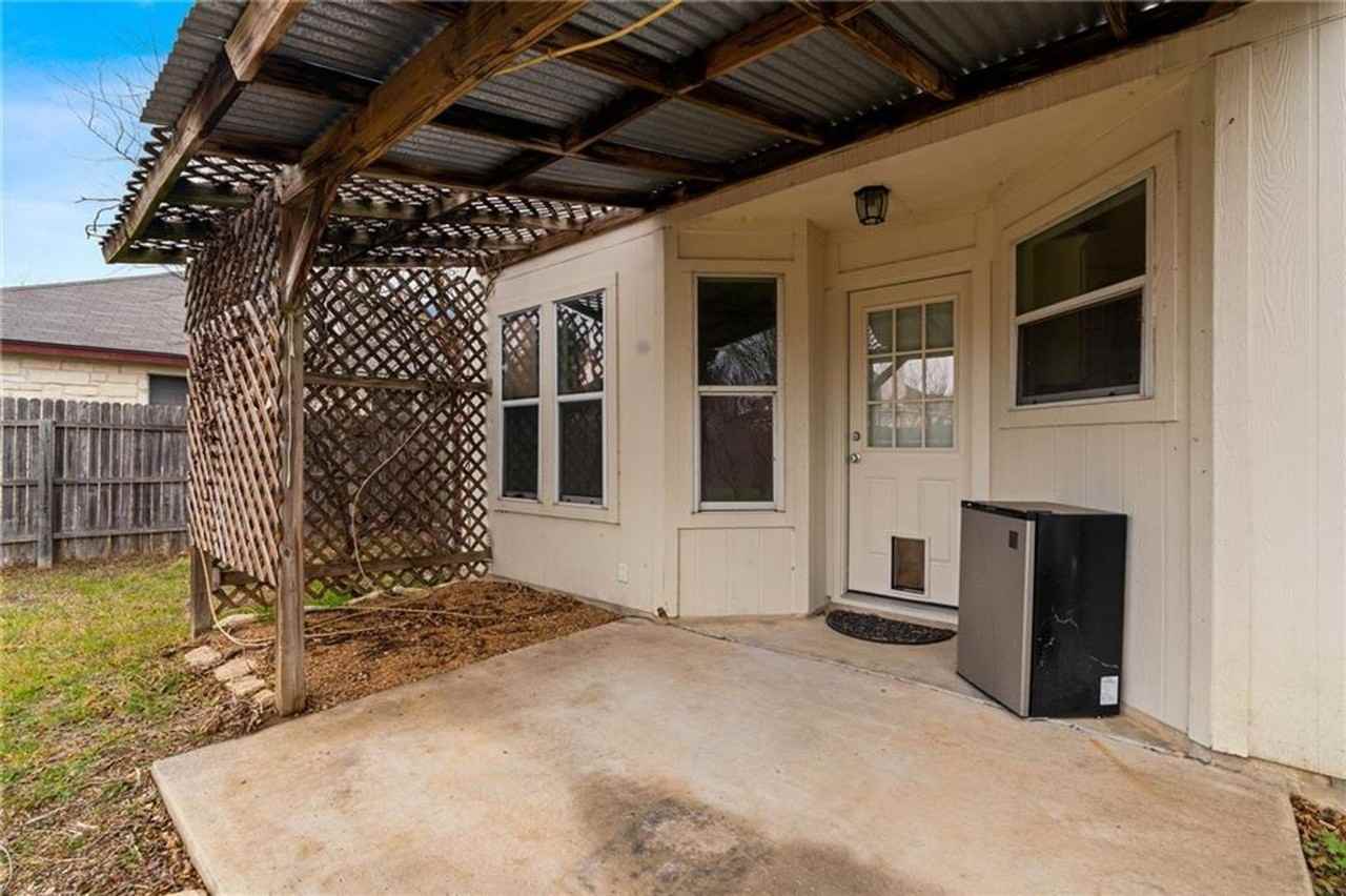 801 Escondido Dr - Photo 2 of 11