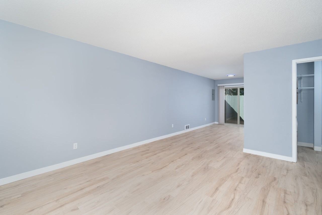 Rosina Apartments - Photo 5 of 25