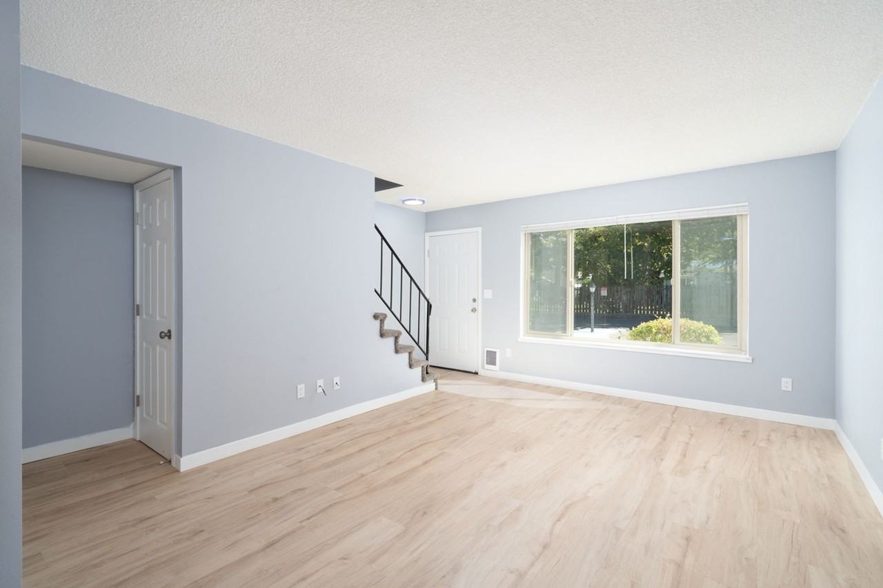 Rosina Apartments - Photo 6 of 25