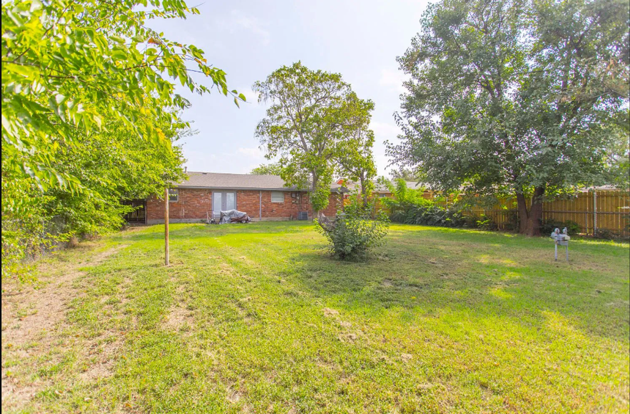 1117 South Howard Avenue - Photo 5 of 33