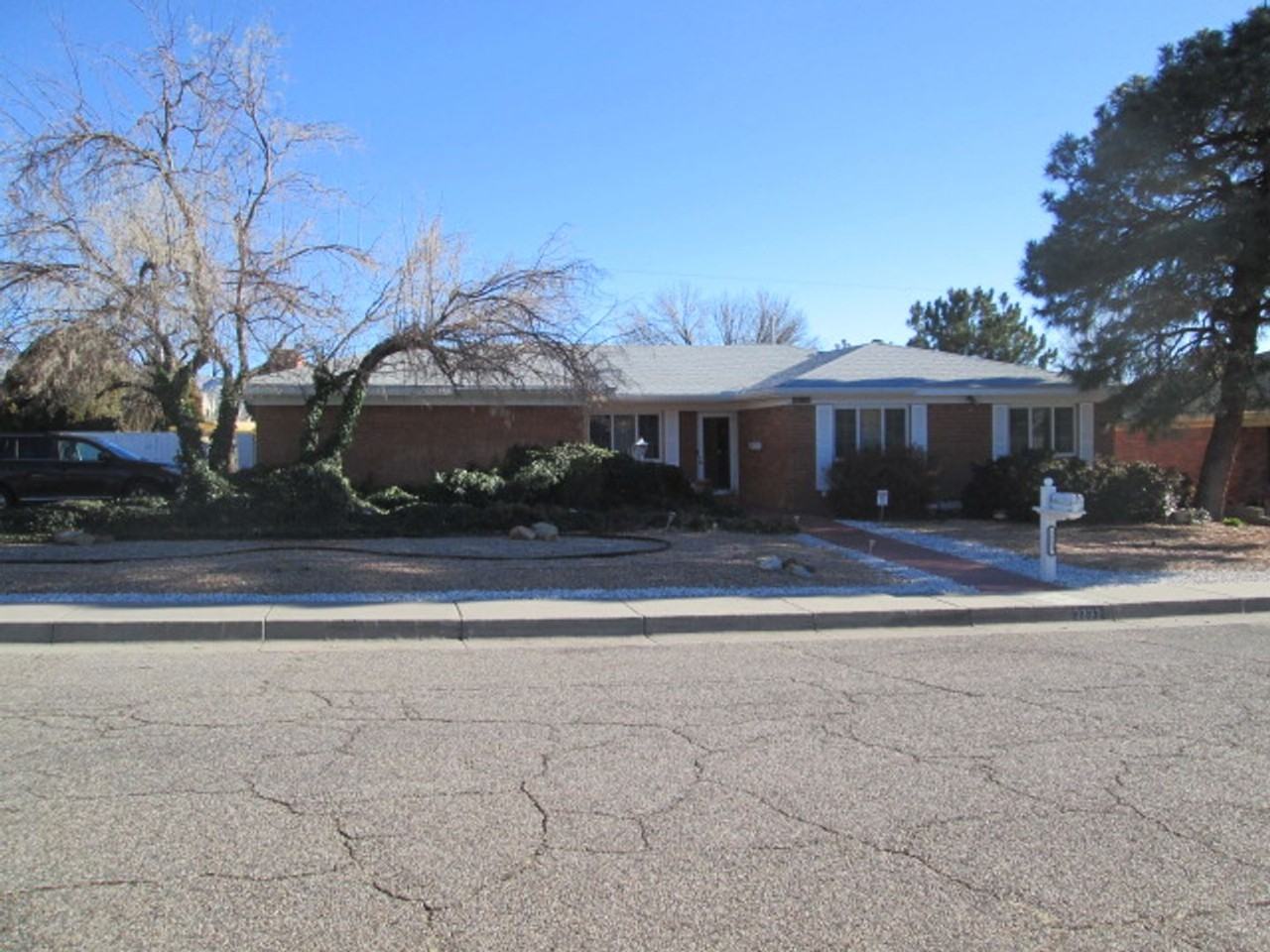 3232 Reina Dr Ne - Photo 2 of 17