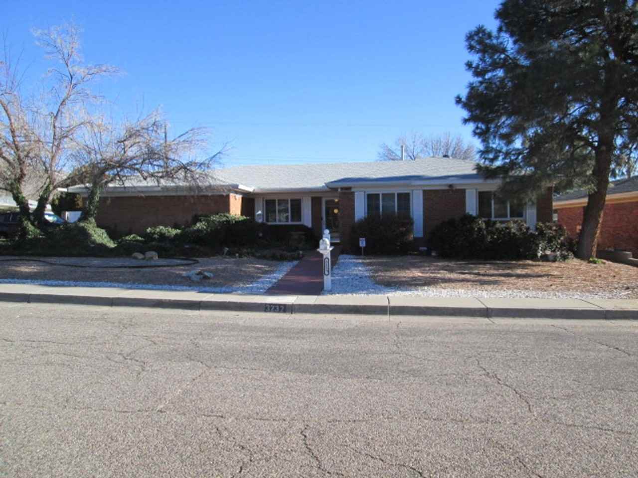 3232 Reina Dr Ne - Photo 3 of 17