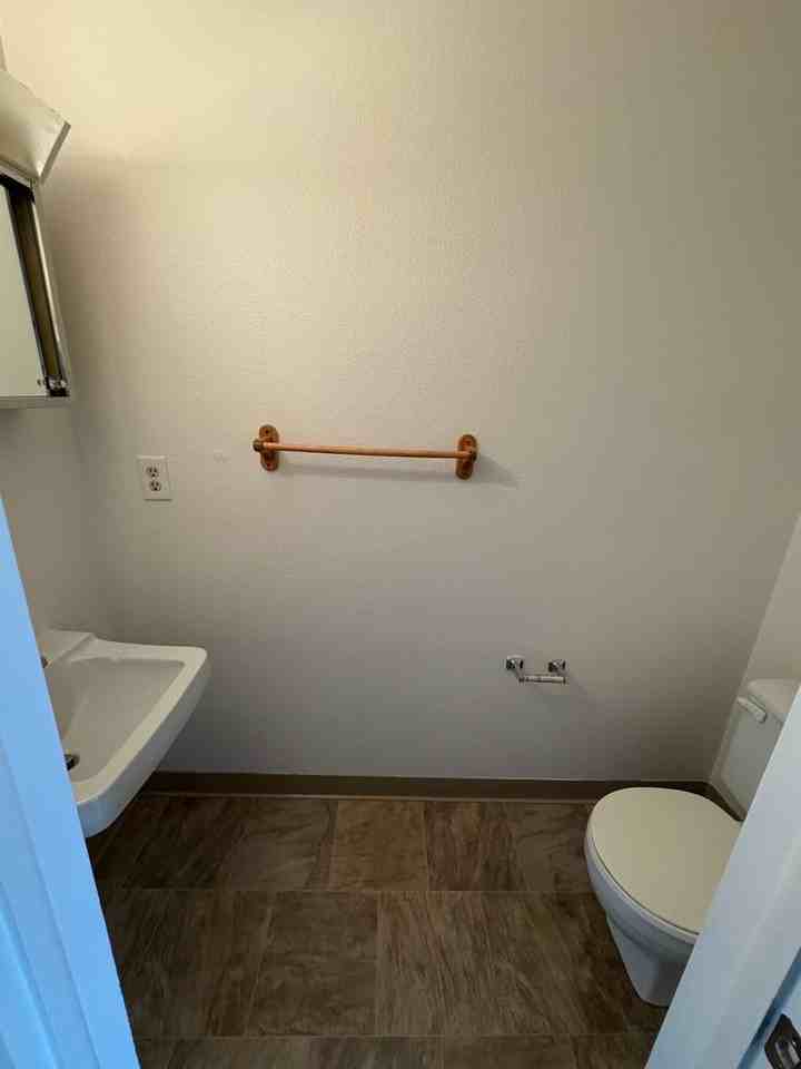 5549 Mansfield Ct - Photo 5 of 11