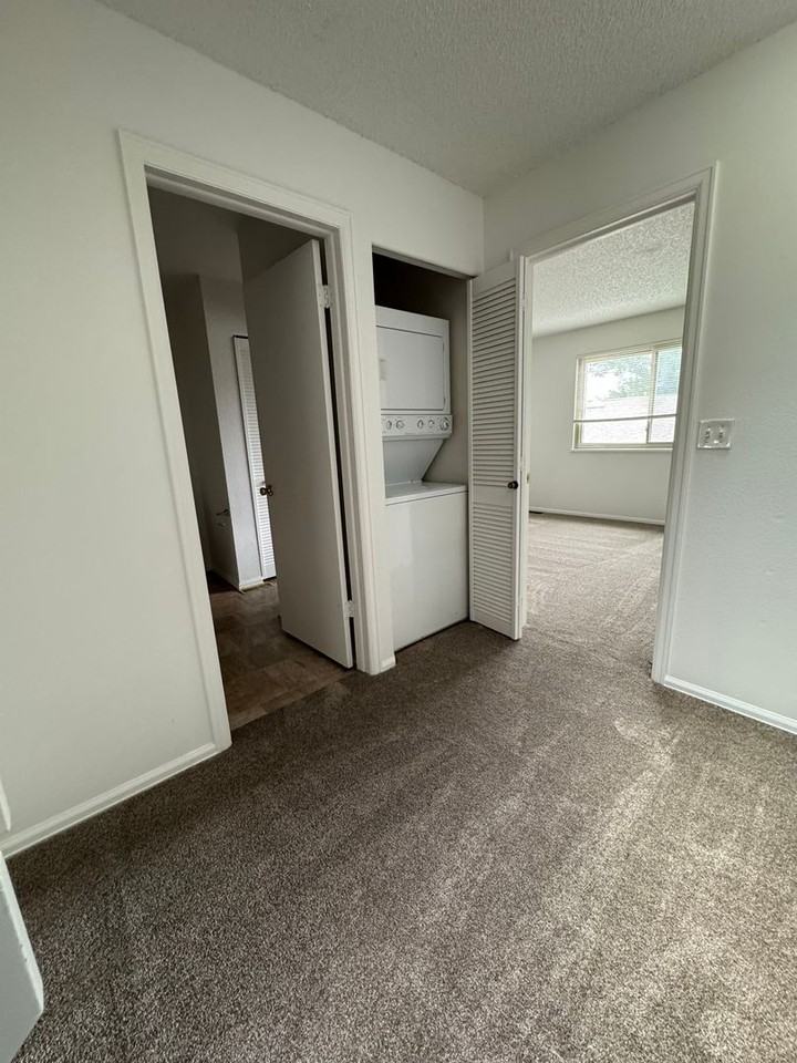 5549 Mansfield Ct - Photo 7 of 11