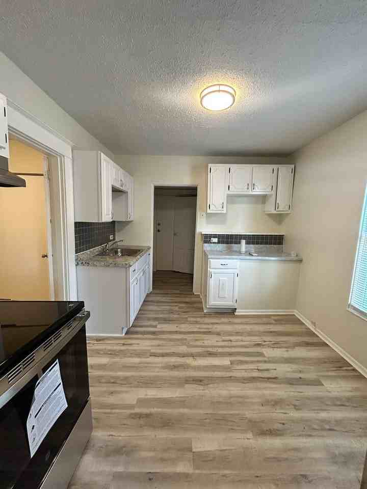 5355 Helen Avenue - Photo 2 of 15