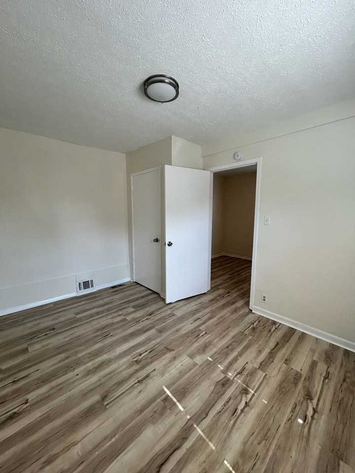 5355 Helen Ave - Photo 5 of 15