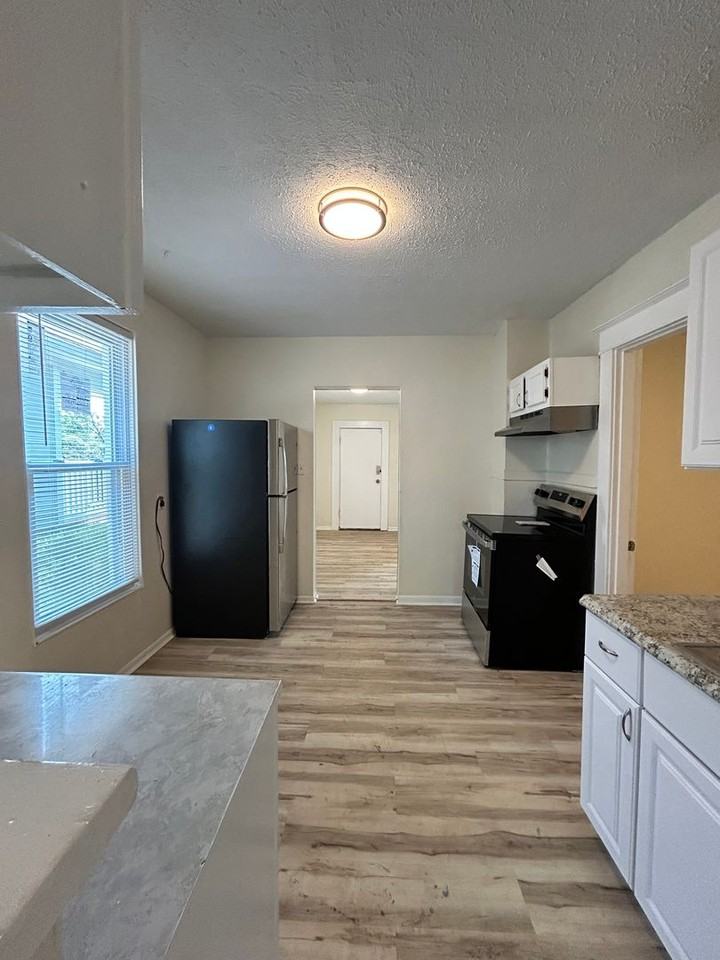 5355 Helen Ave - Photo 7 of 15