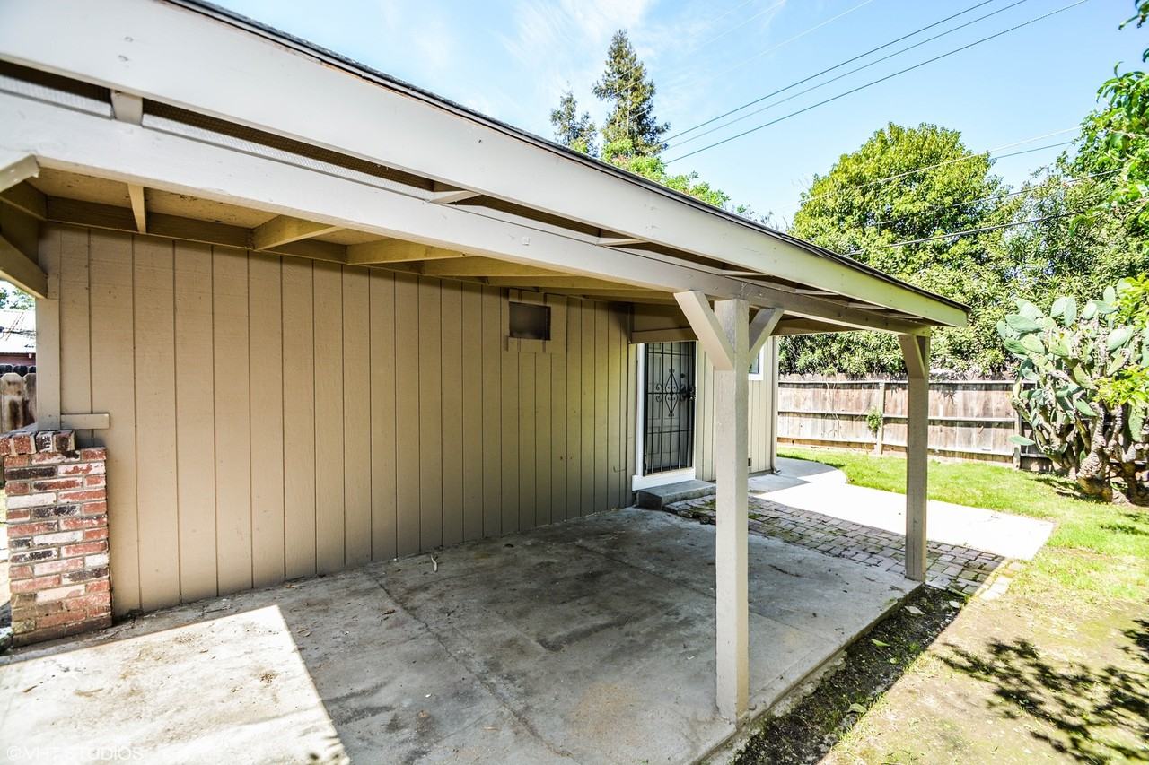 433 1/2 Maple St - Photo 2 of 2