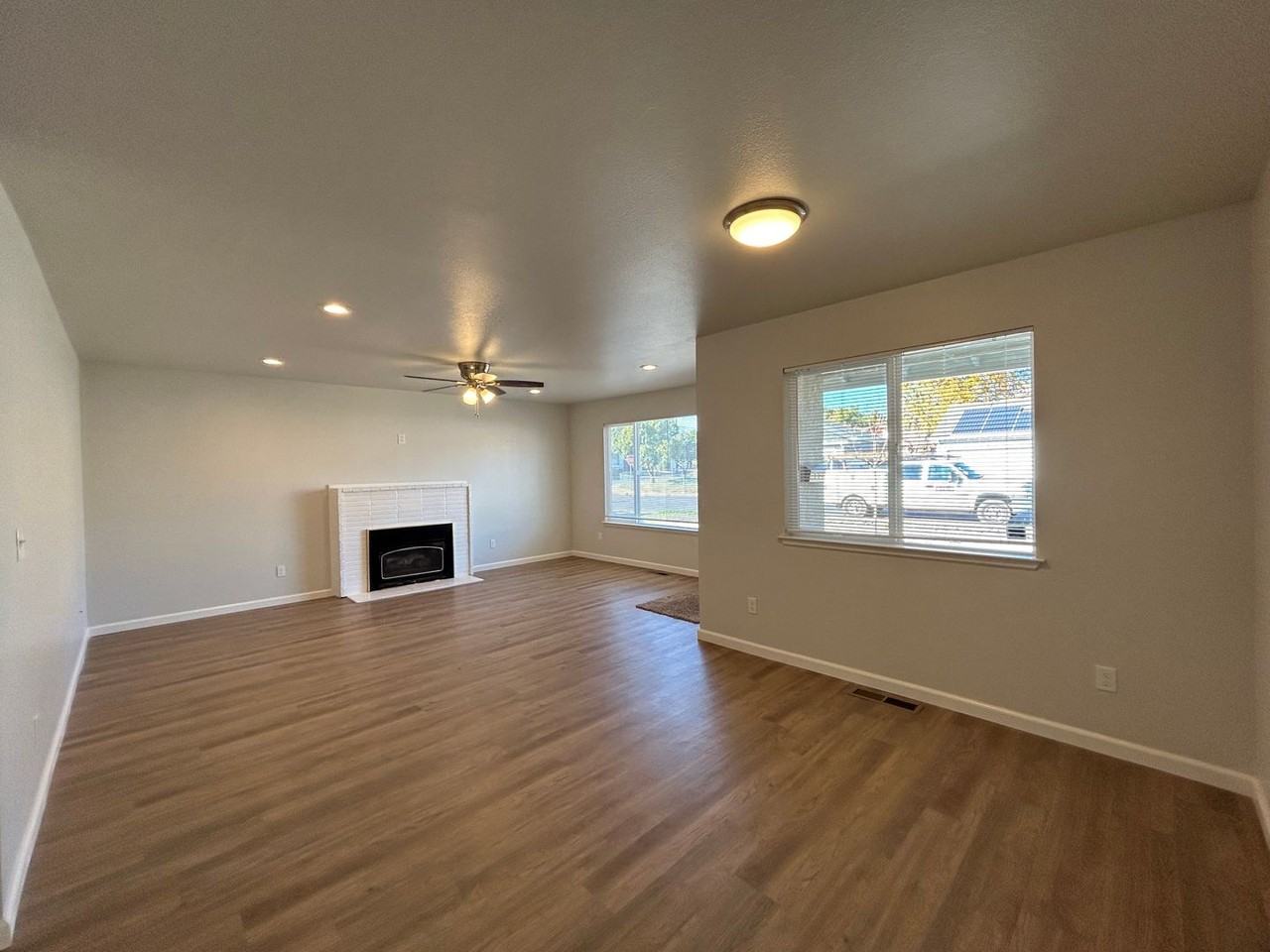 2843 Stormes Ave - Photo 2 of 14