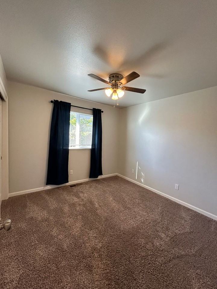 2843 Stormes Ave - Photo 6 of 14