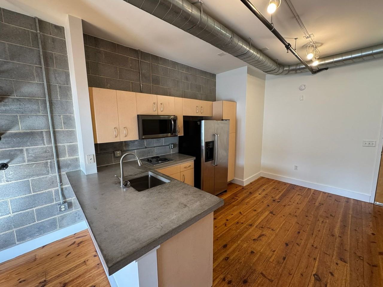 3205 N Davidson St - Photo 3 of 13