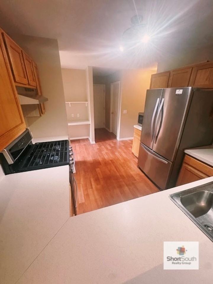 1784 Park Trl Ne - Photo 3 of 19