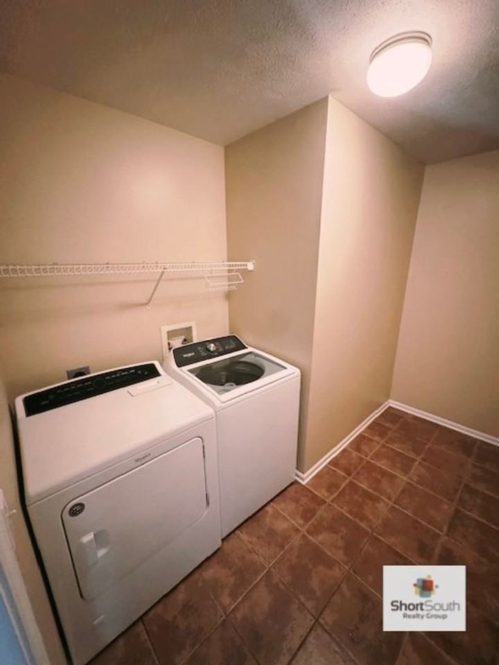 1784 Park Trl Ne - Photo 5 of 19