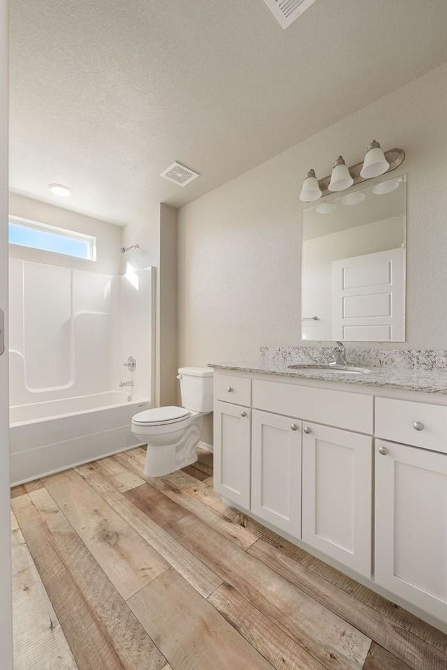 1914-1935 Linwood Drive - Photo 5 of 15