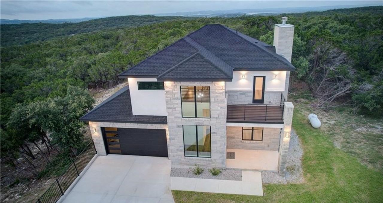 320 Flanders - Photo 2 of 21