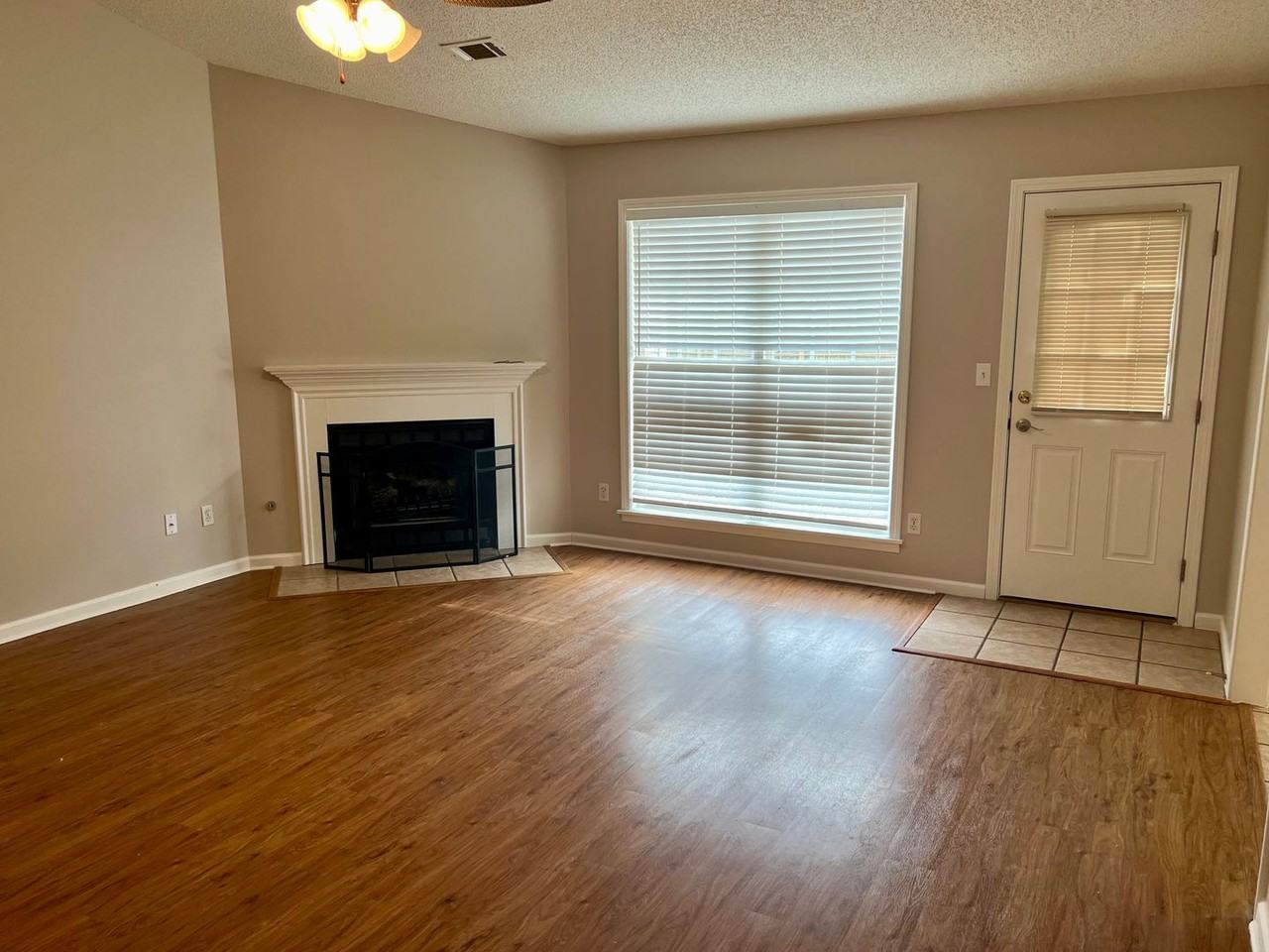 2105 Sheffield Dr - Photo 3 of 23