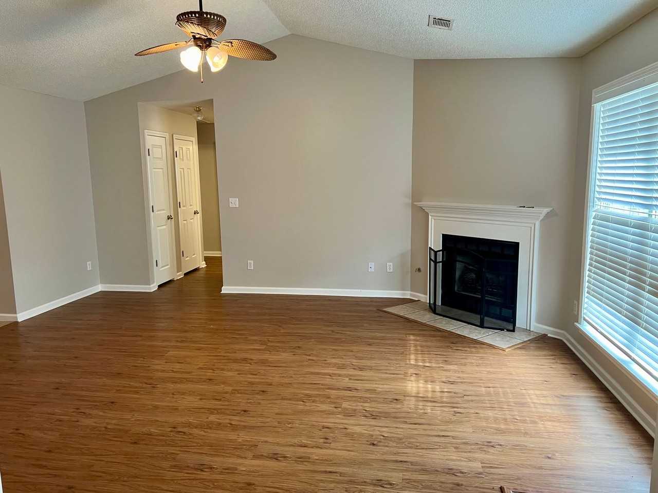 2105 Sheffield Dr - Photo 4 of 23