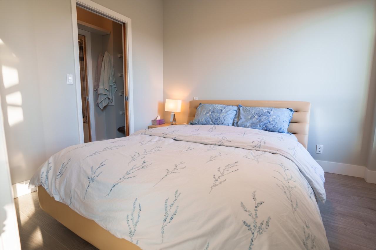 2228 Marstrand Avenue #ph3 - Photo 4 of 15