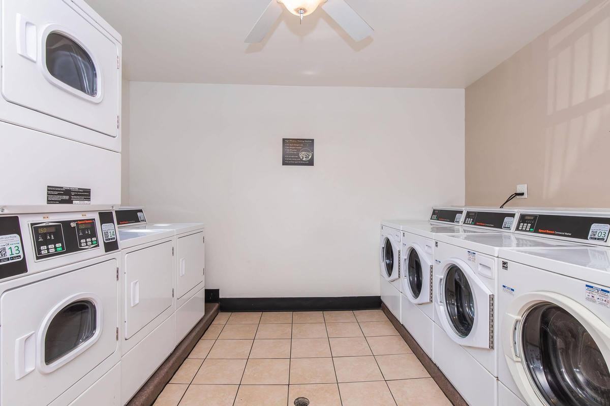 155 S Angelina Dr - Photo 7 of 25