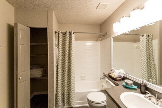 100 Arbor Lake Blvd - Photo 5 of 50