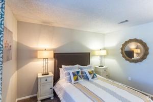 featured image of 100 Ridgelake Pkwy