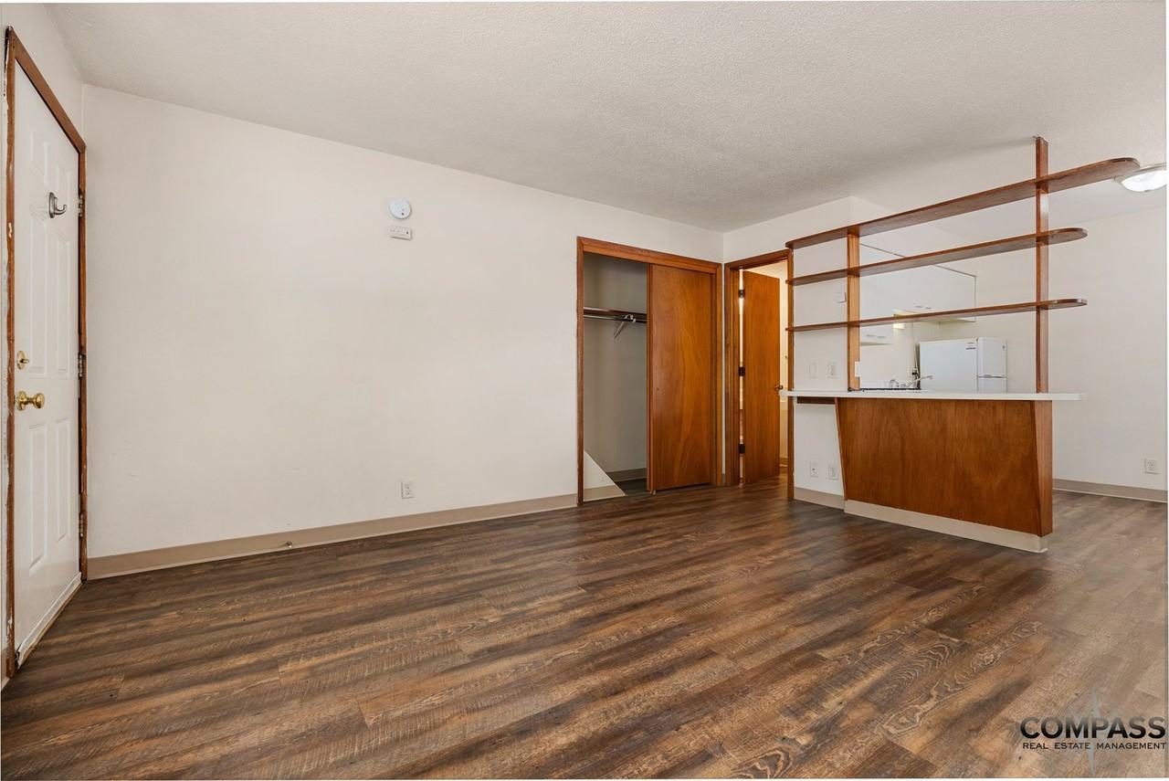 GREAT DOWNTOWN STUDIO - Photo 7 of 14