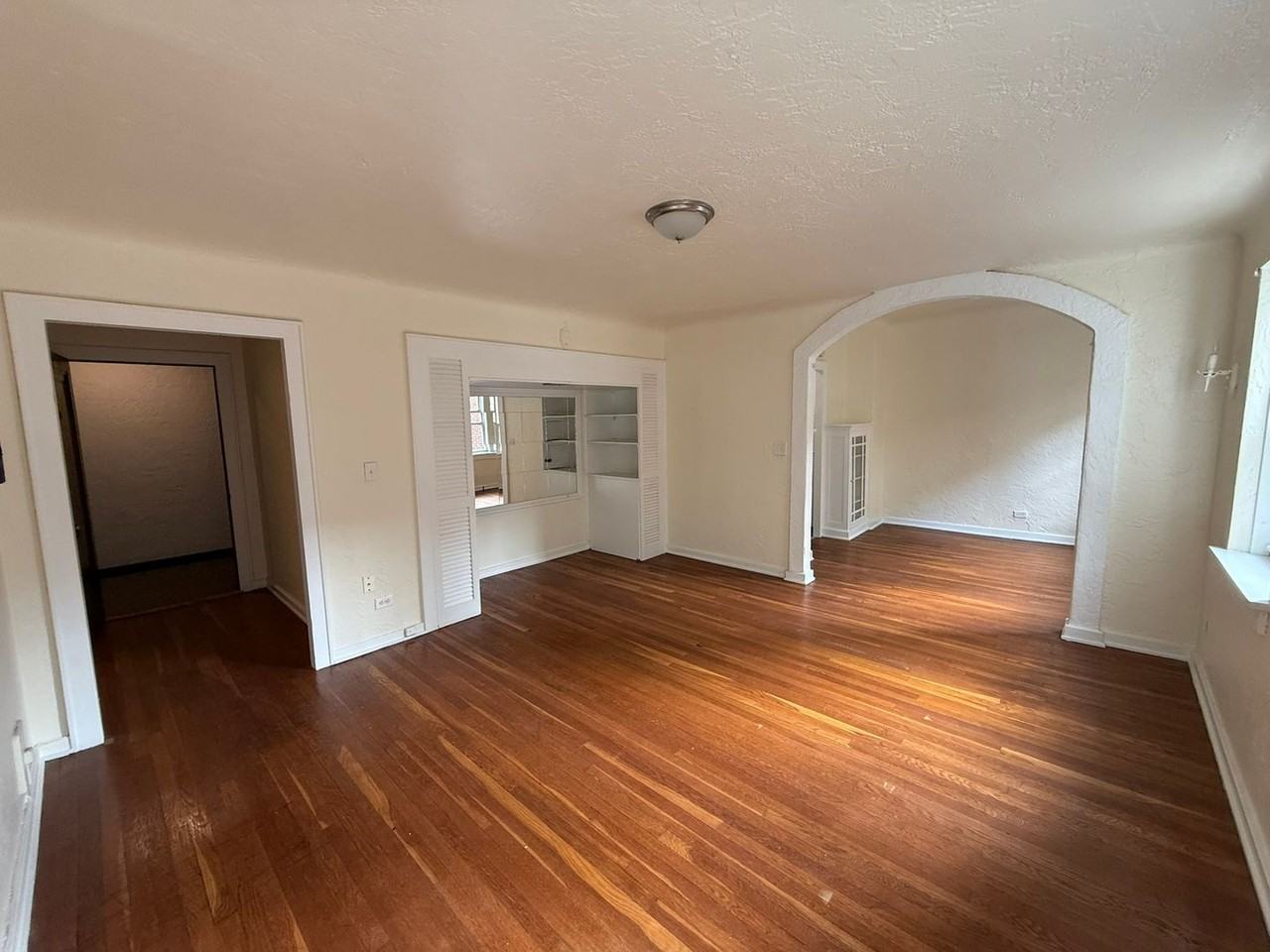 King Edward Annex Apartments - Photo 5 of 31