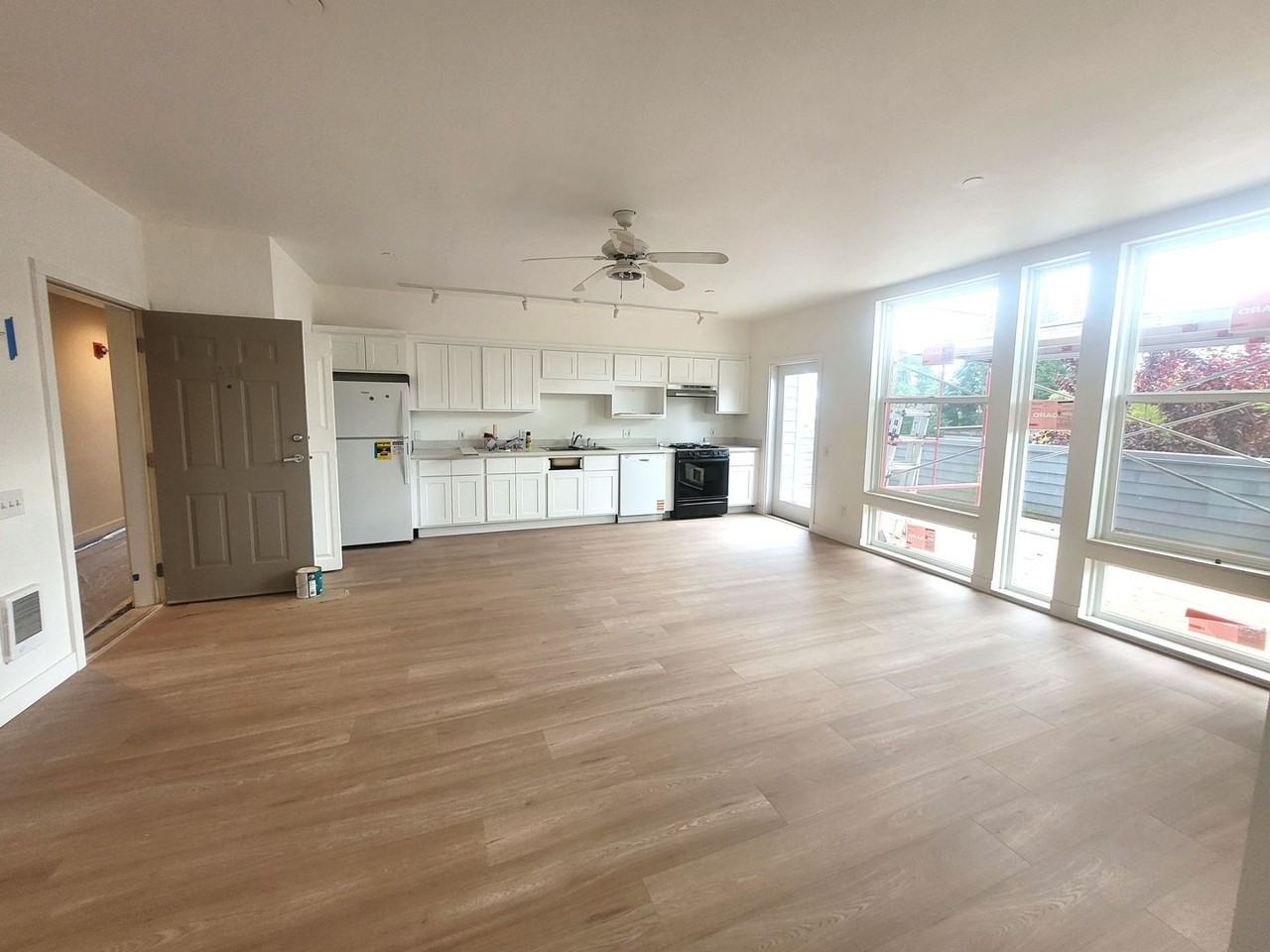 399 H Street - Photo 4 of 50