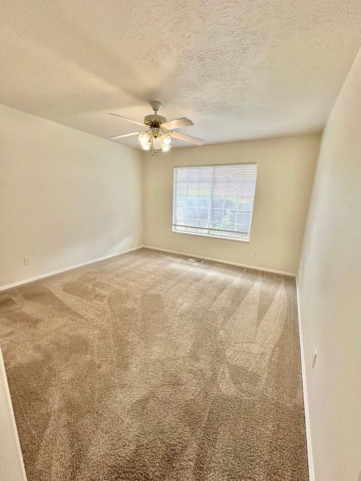 435 Stone Mountain Drive #16 - Photo 6 of 34