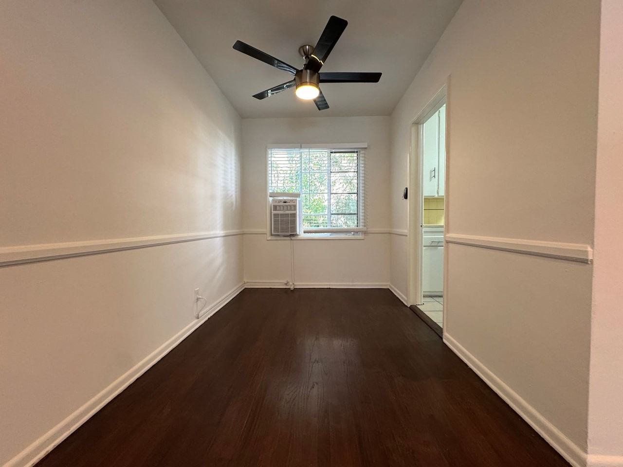 6703 Franklin Ave - Photo 3 of 9