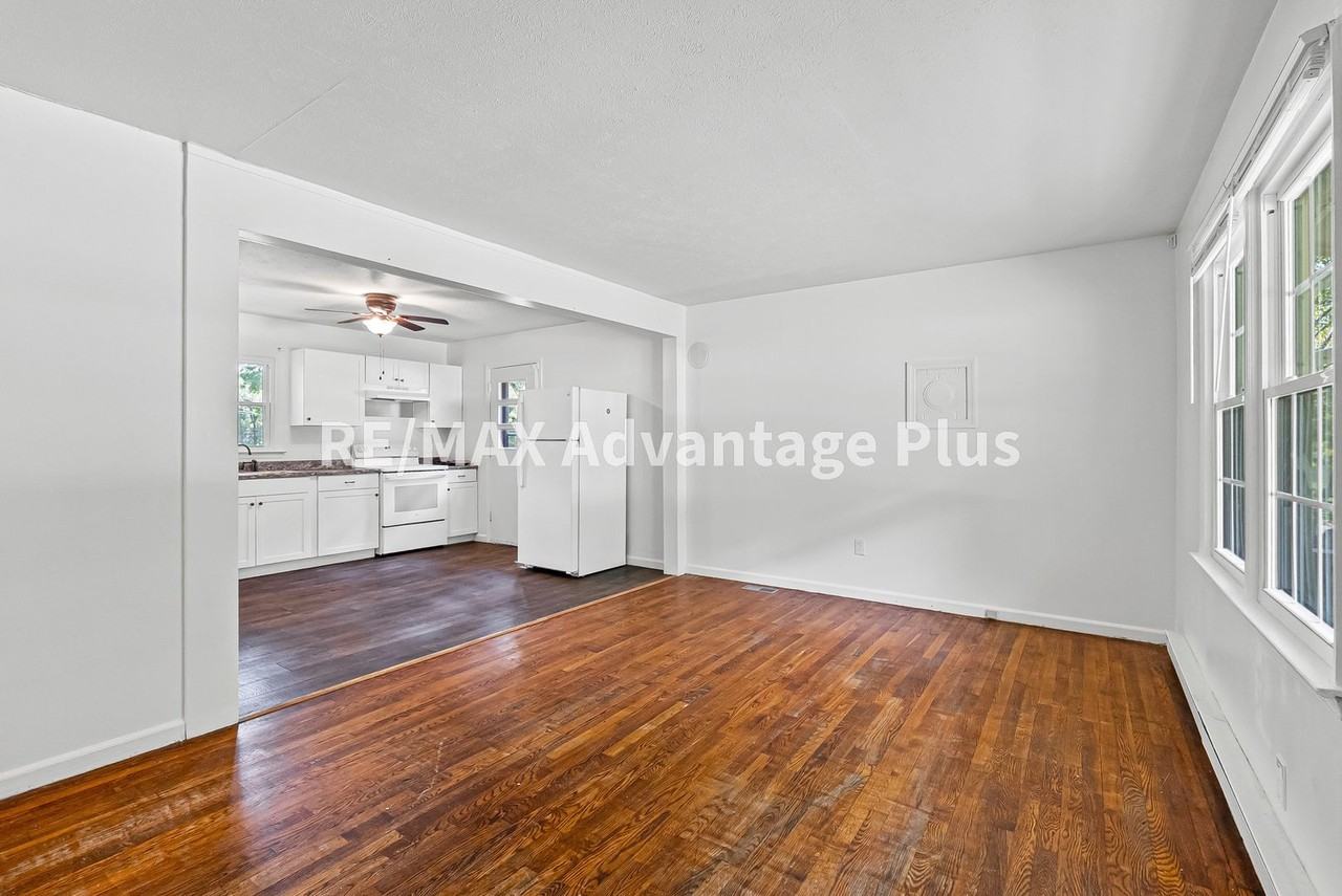 711 Luke St - Photo 3 of 38