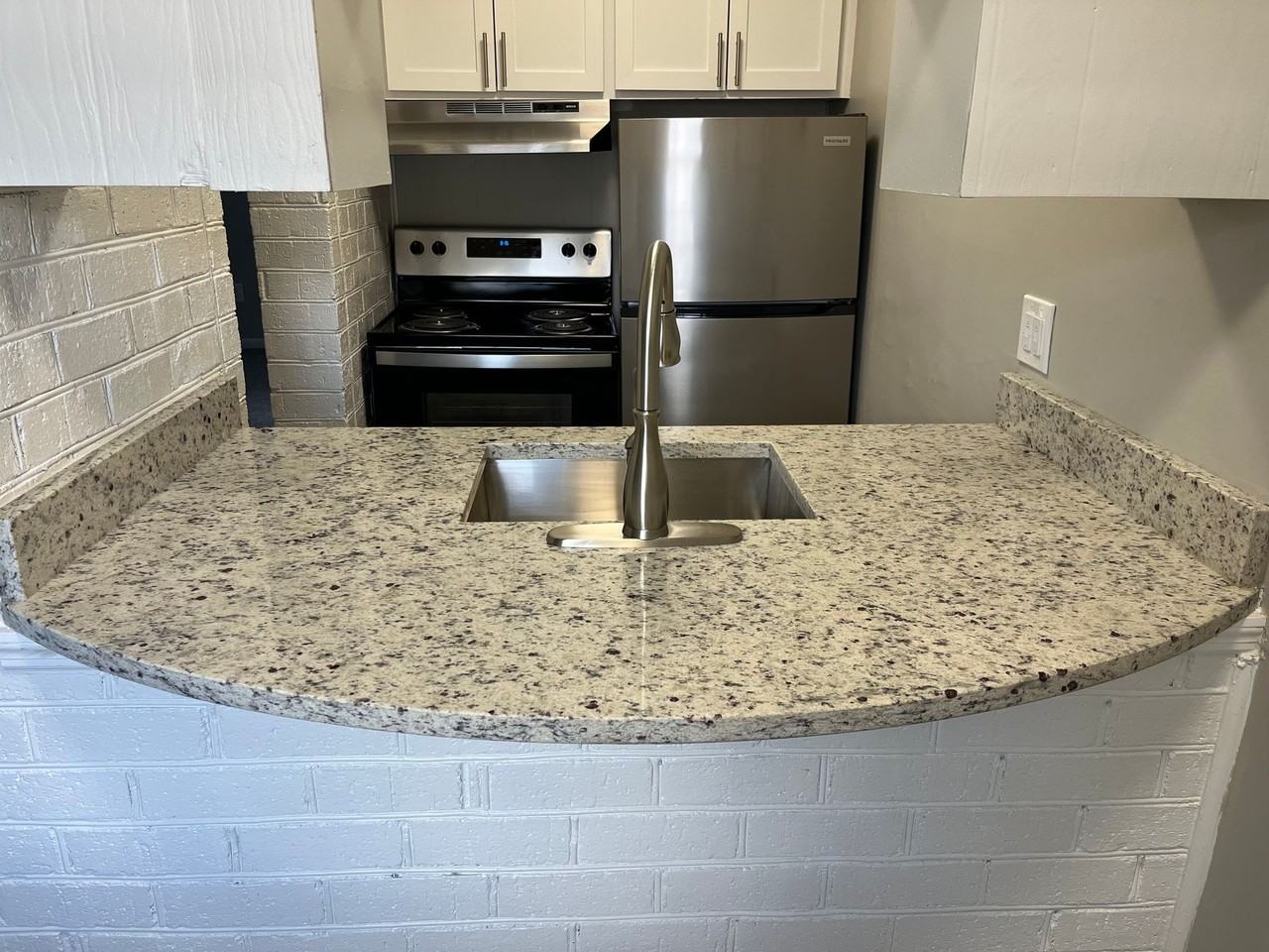 Willow Lake Apartments - Photo 5 of 11