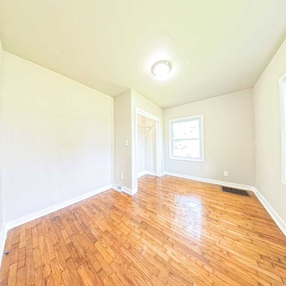 1201 Bundy St - Photo 4 of 14