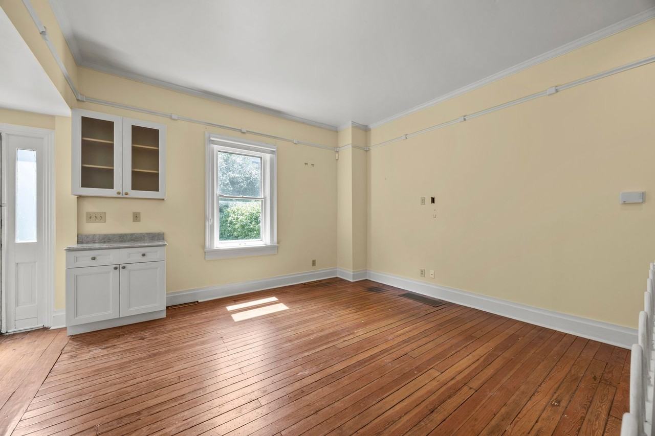 545 Cedar Aly - Photo 4 of 19